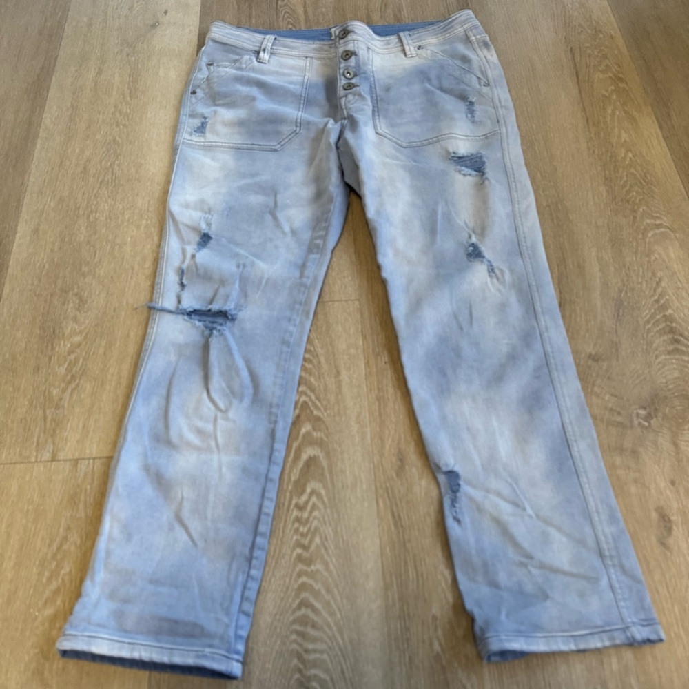 We The Free Light Blue Distressed Jeans
